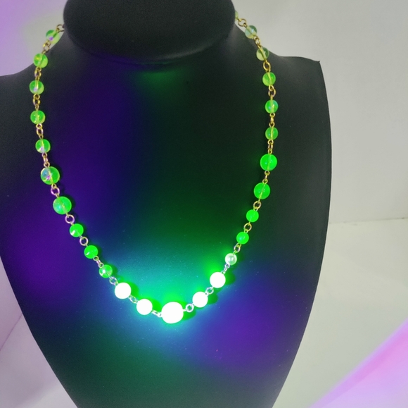 Mrlister's Flyer For Pineapple Welcome Jewelry & Gifts - Picture 9 of 9